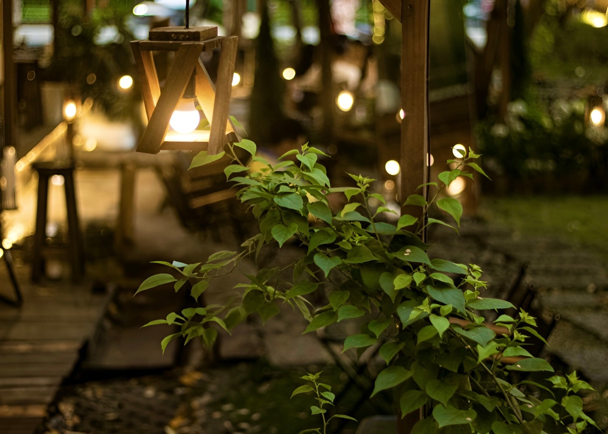 Lampes solaires d'extérieur : avantages et inconvénients