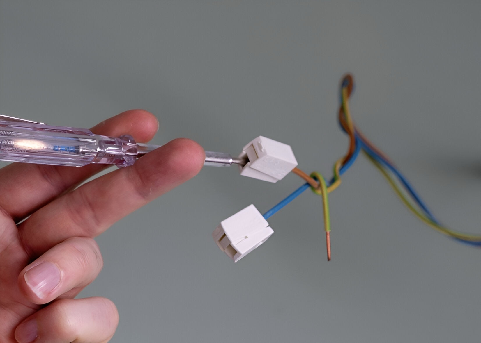 Connecting the lamp: Instructions for beginners - how to do it safely and correctly!