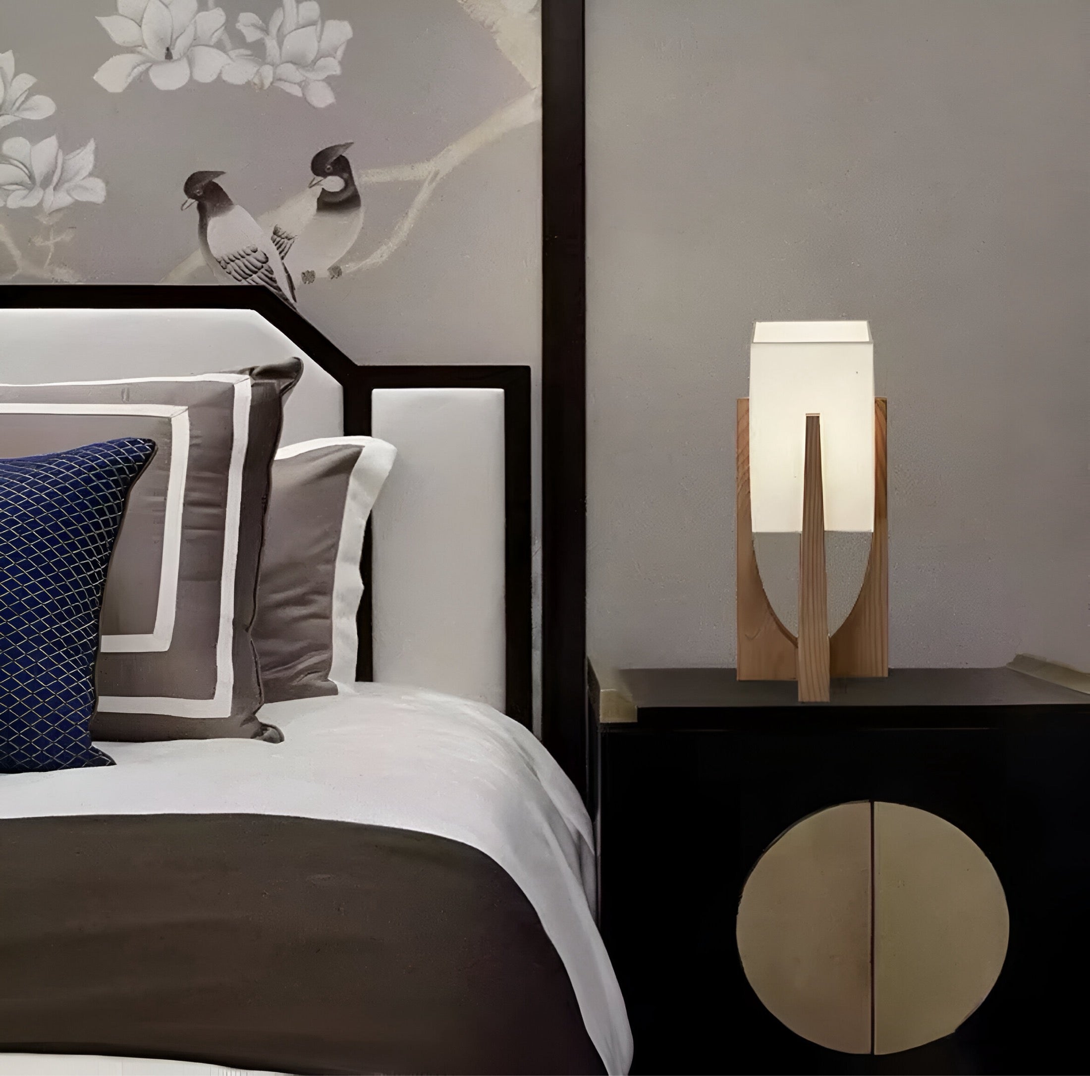 Designer table lamp Omero