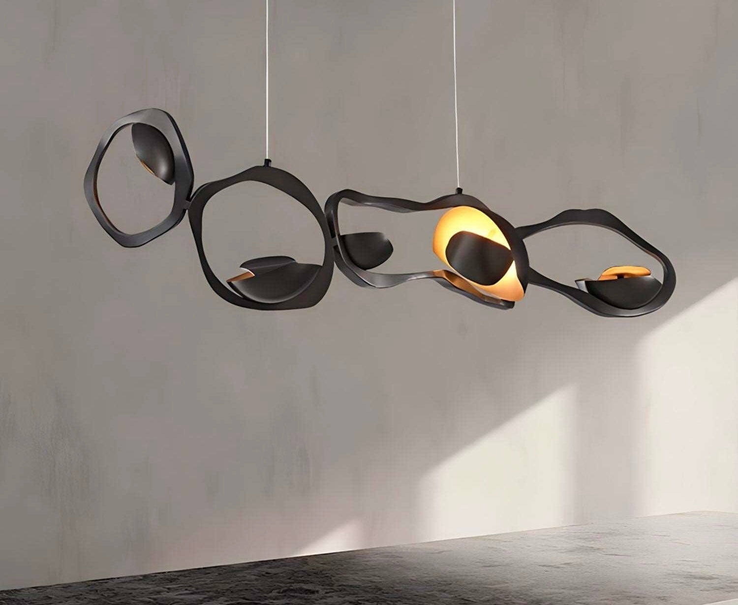 Mettre des accents élégants avec des lampes suspendues modernes dans les nouvelles constructions