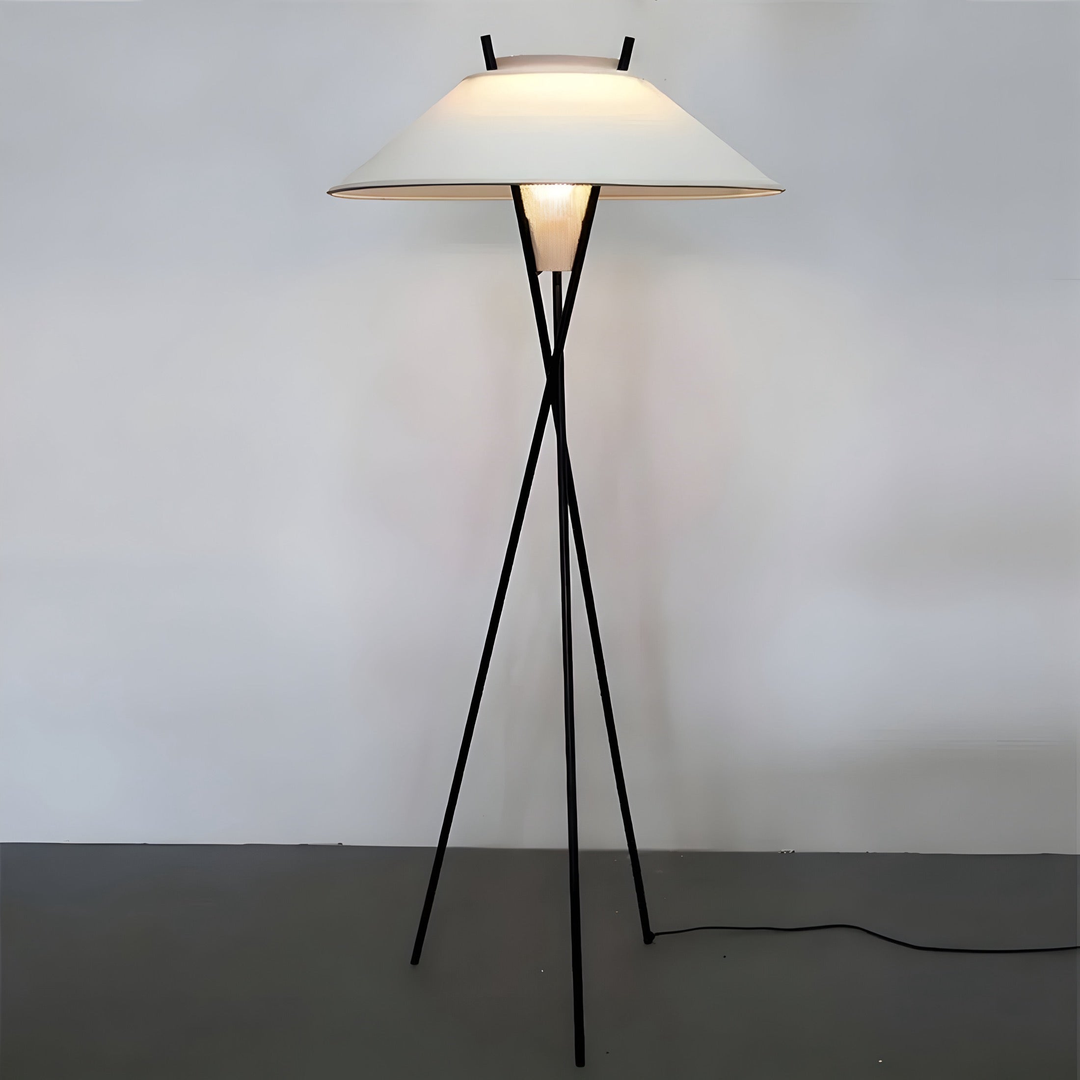 Lampada da terra di design Japandi